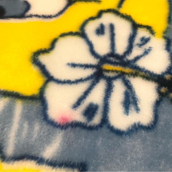 Vintage Tweety Bird Blanket 57” x 41.5” Flowers - Picture 5 of 16